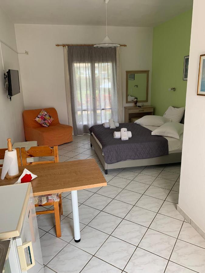 Eleftheria Studios And Apartments Acharavi  Exterior foto