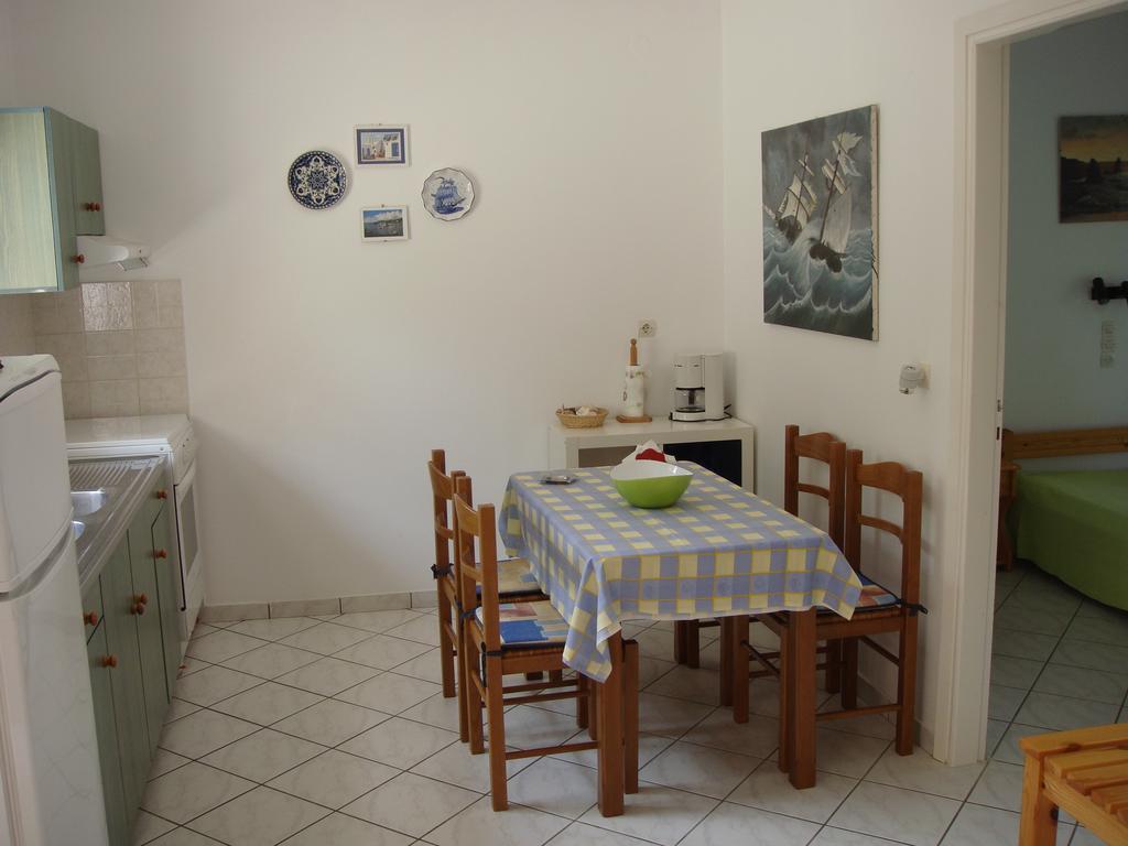 Eleftheria Studios And Apartments Acharavi  Habitación foto